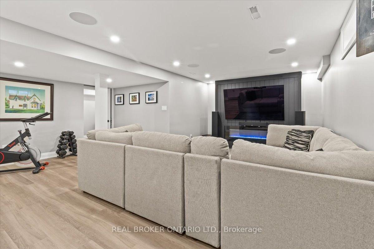 Photo 41 of 100 Celano Drive, Hamilton, Waterdown — HOMEH