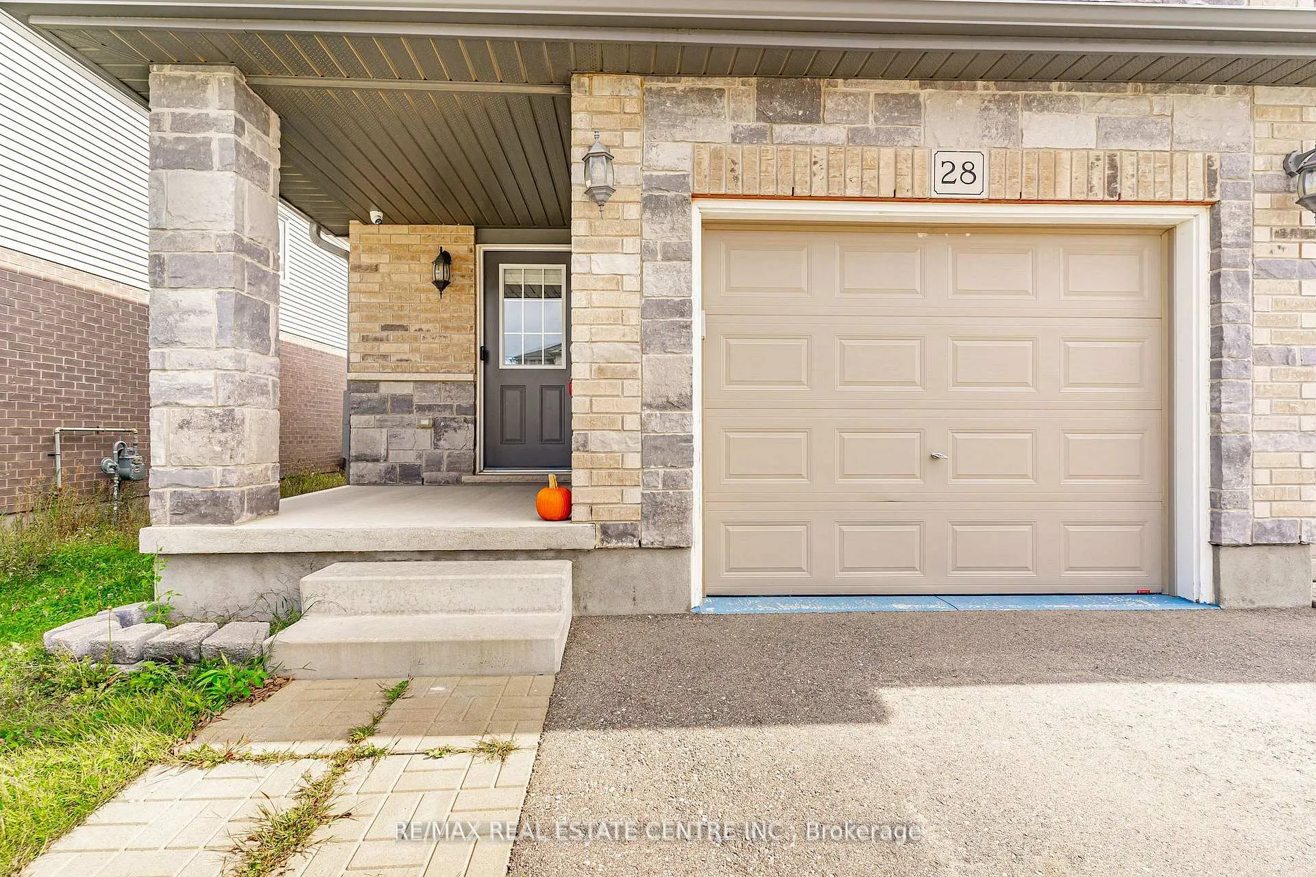 Photo 5 of 28 Newstead Road, Brant, Paris — HOMEH
