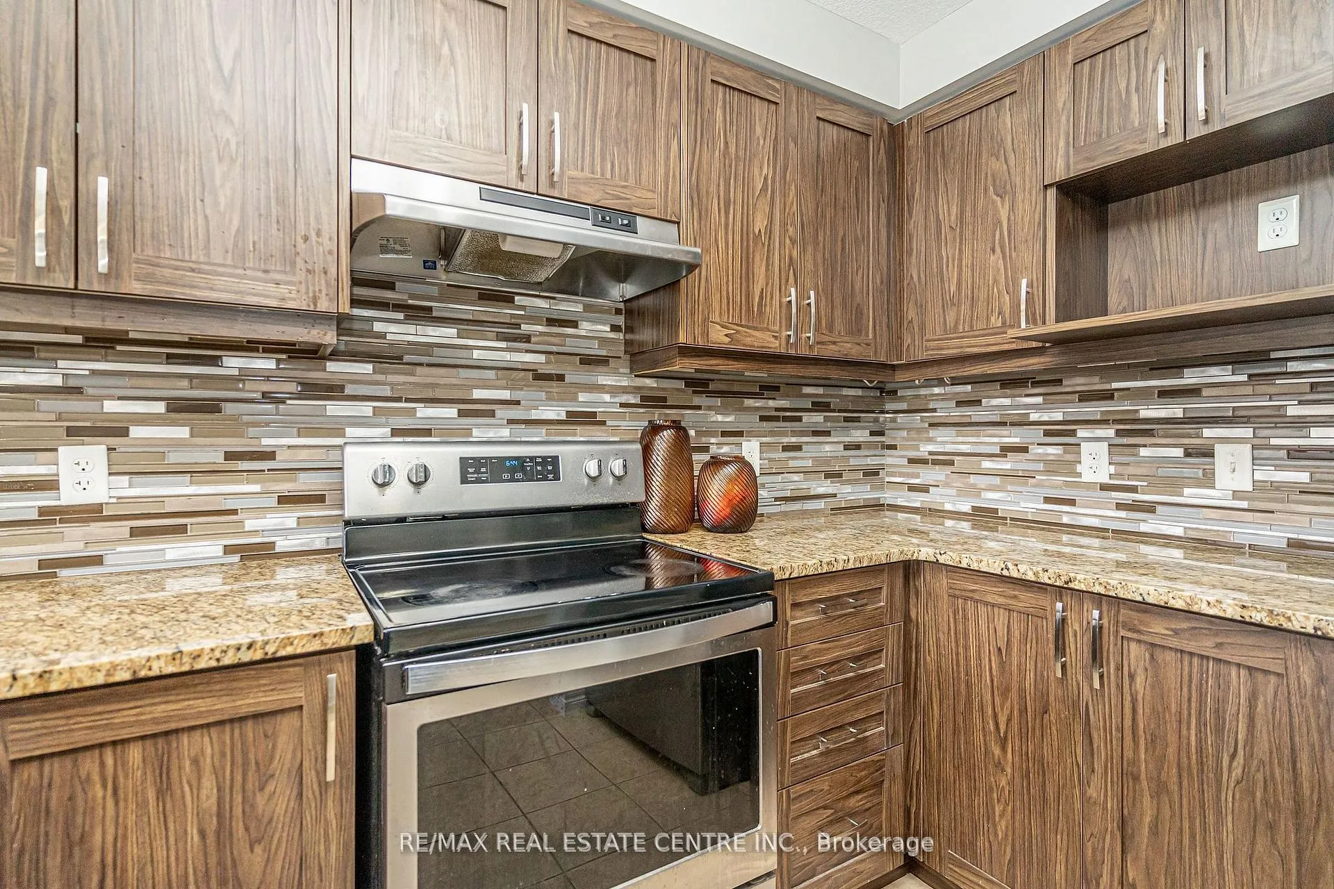 Photo 15 of 28 Newstead Road, Brant, Paris — HOMEH