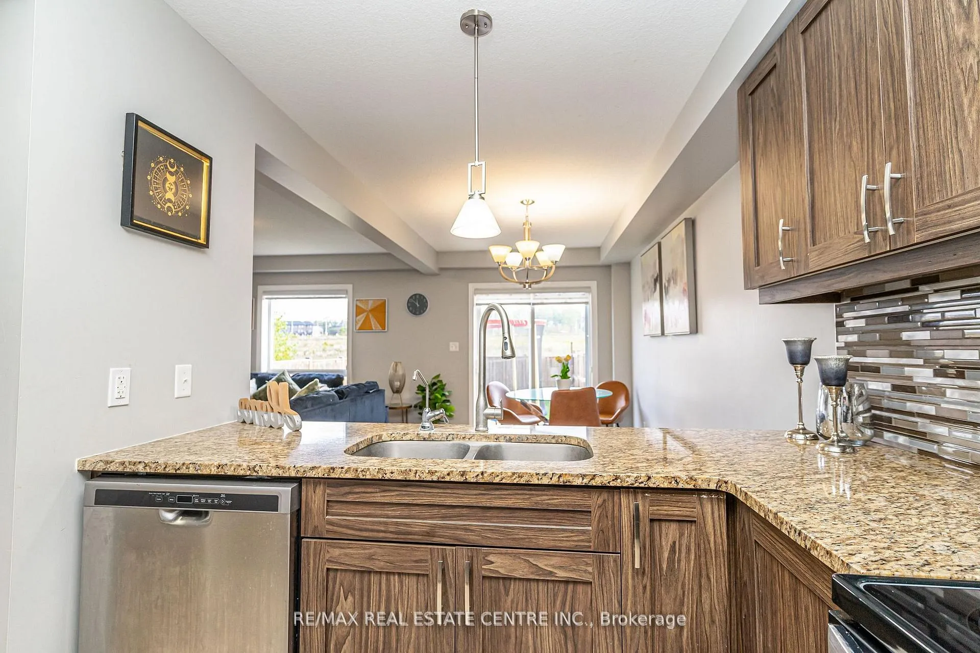 Photo 16 of 28 Newstead Road, Brant, Paris — HOMEH