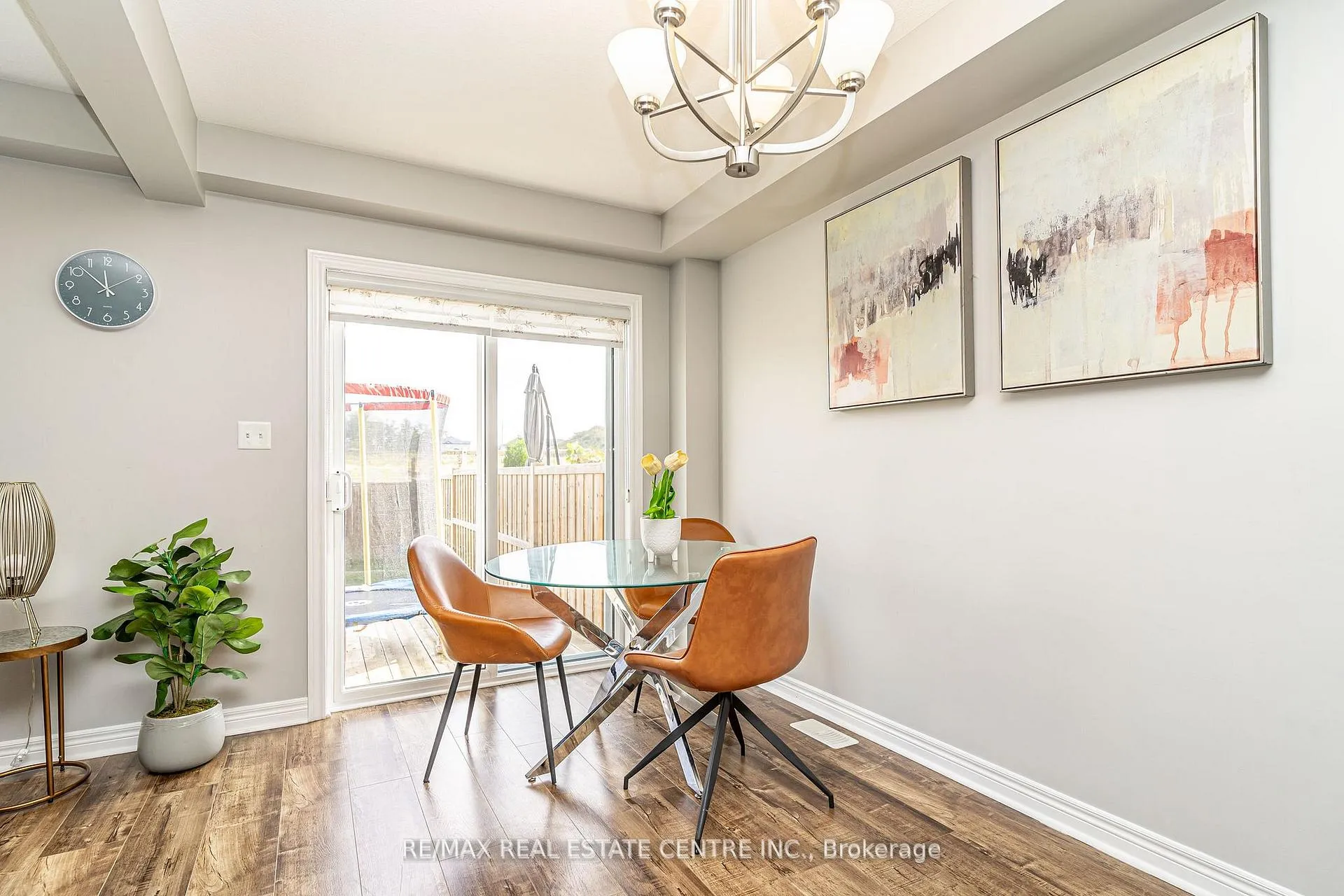 Photo 17 of 28 Newstead Road, Brant, Paris — HOMEH