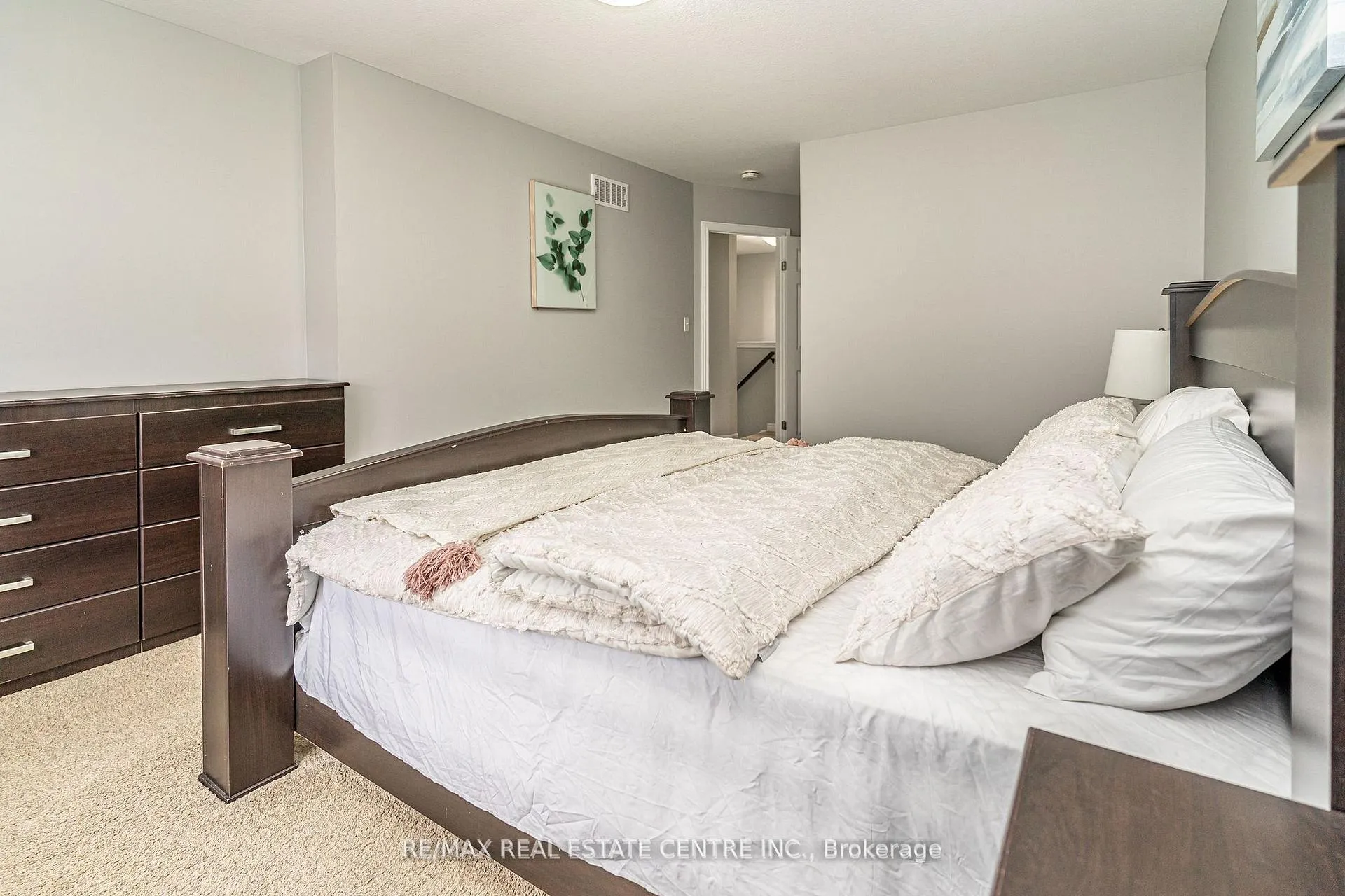 Photo 24 of 28 Newstead Road, Brant, Paris — HOMEH