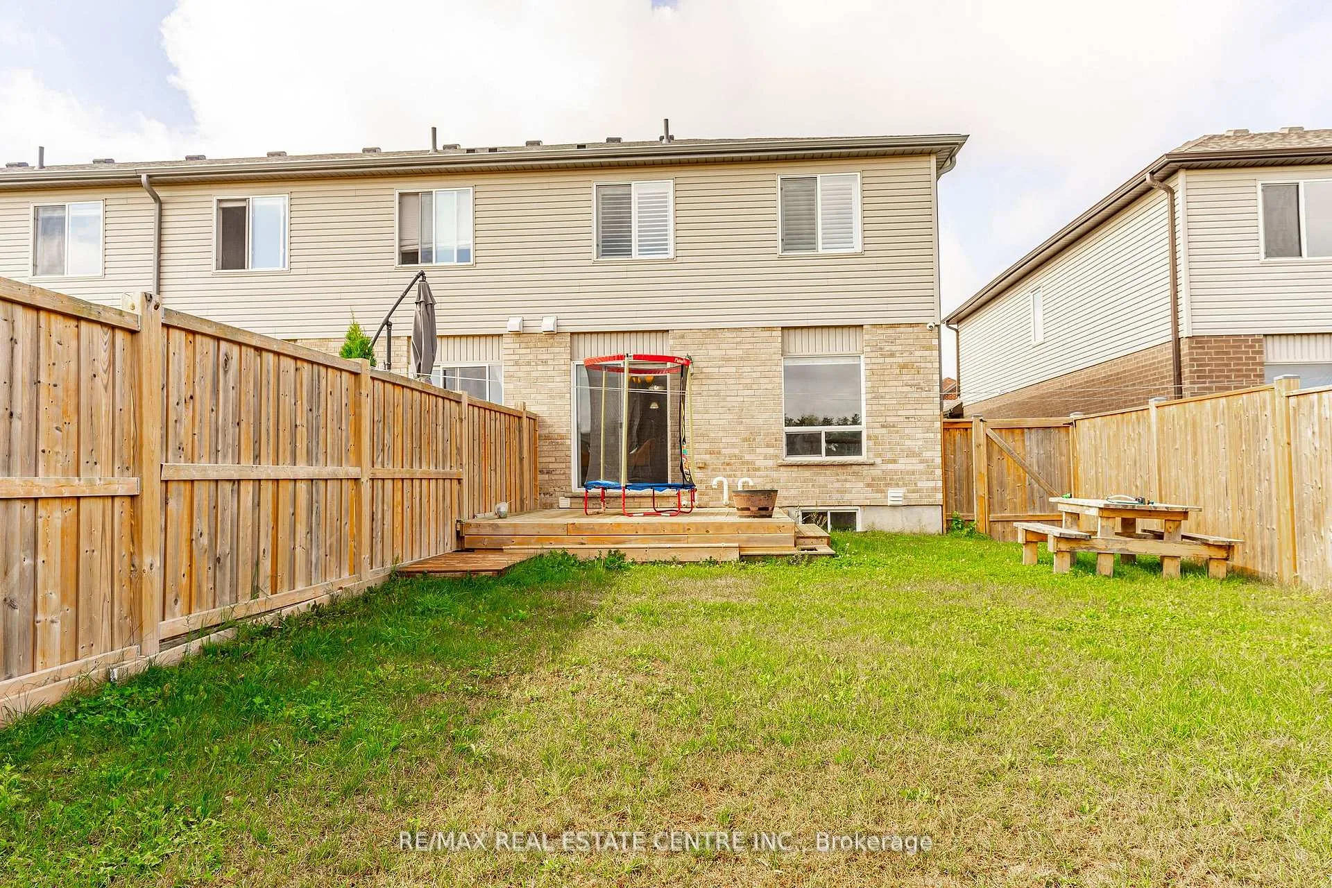 Photo 38 of 28 Newstead Road, Brant, Paris — HOMEH