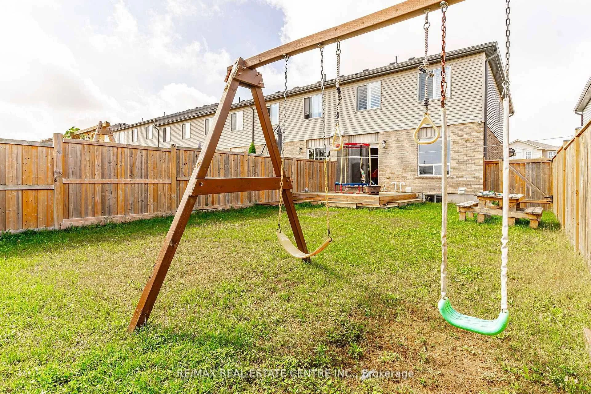 Photo 39 of 28 Newstead Road, Brant, Paris — HOMEH