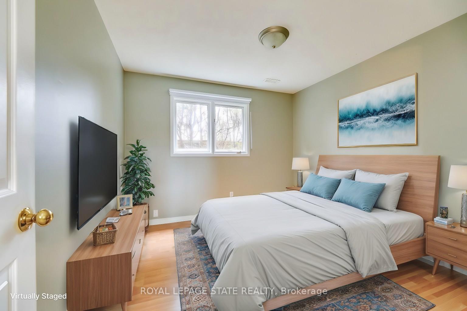 Photo 10 of Unit Lower, 62 Third Line, Oakville, Bronte — HOMEH
