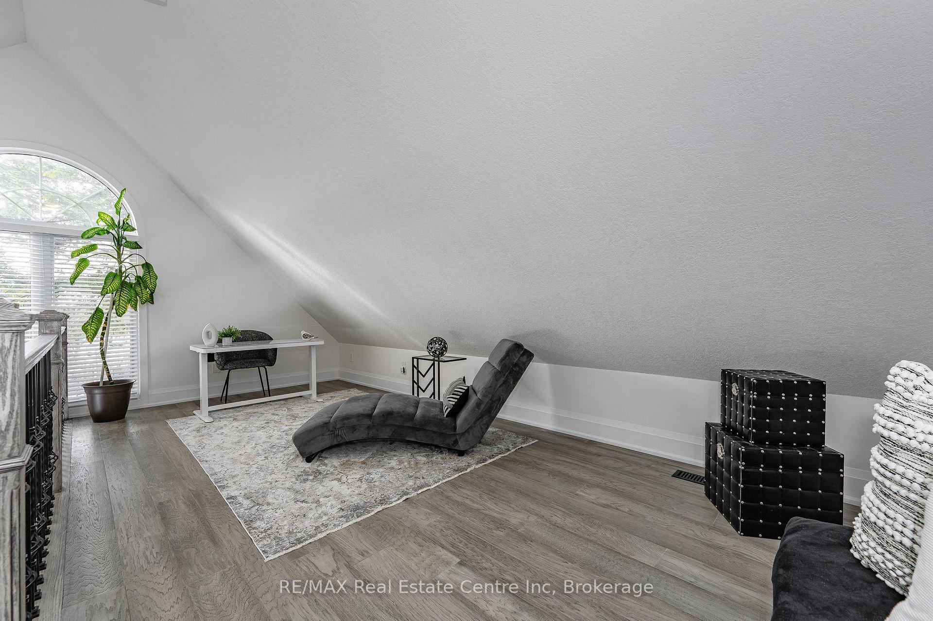Photo 24 of 81 Mulberry Drive, Cambridge, Hespeler Village — HOMEH