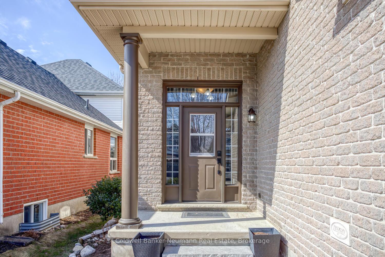 Photo 3 of 16 McGarr Drive, Guelph, Pineridge/Westminster Woods — HOMEH