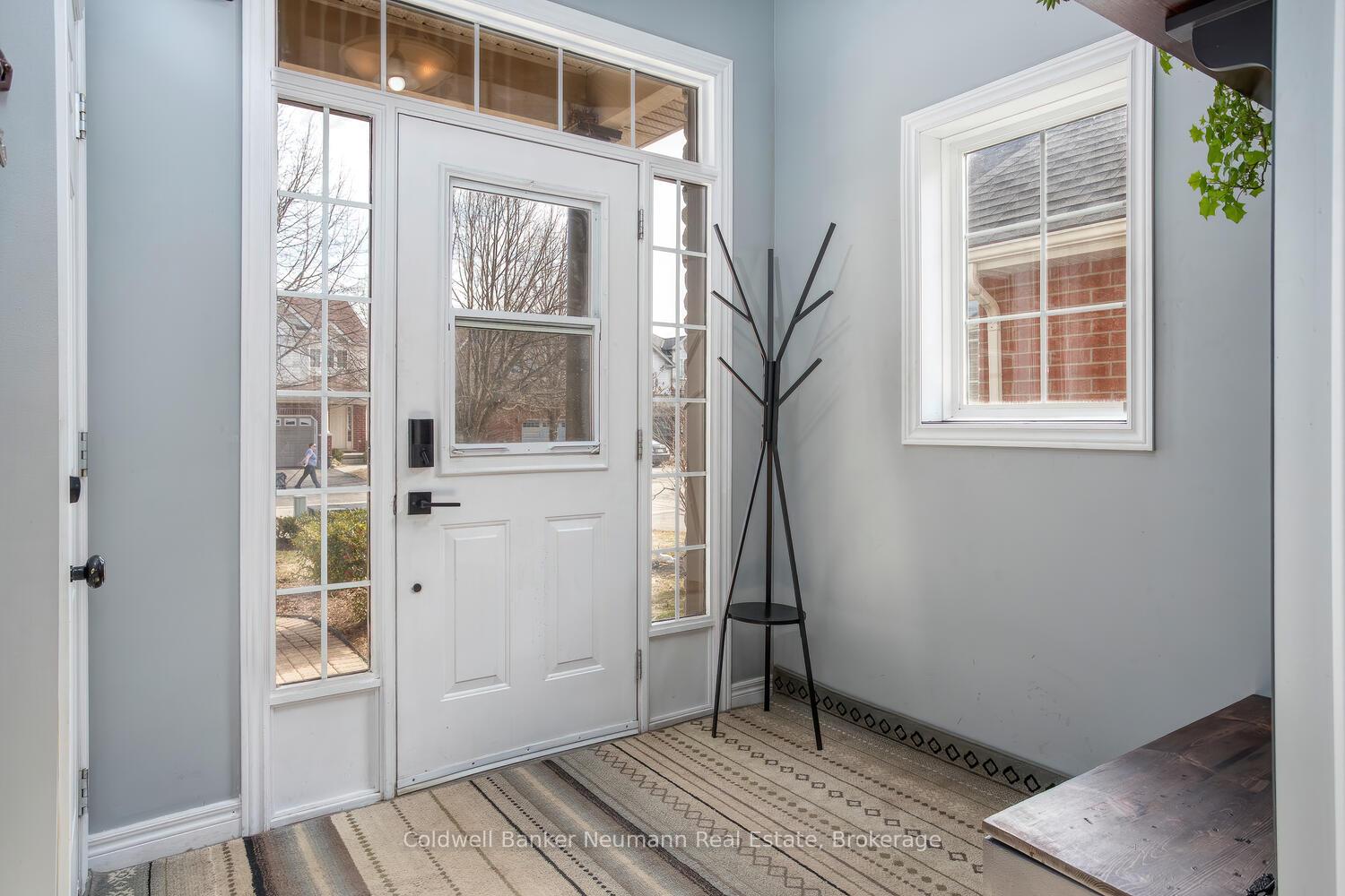 Photo 4 of 16 McGarr Drive, Guelph, Pineridge/Westminster Woods — HOMEH