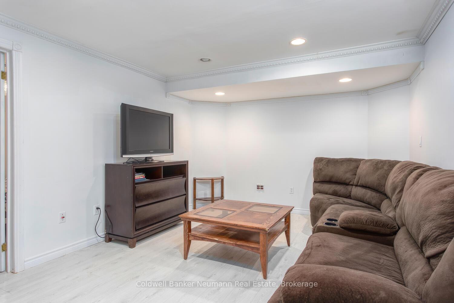 Photo 37 of 16 McGarr Drive, Guelph, Pineridge/Westminster Woods — HOMEH