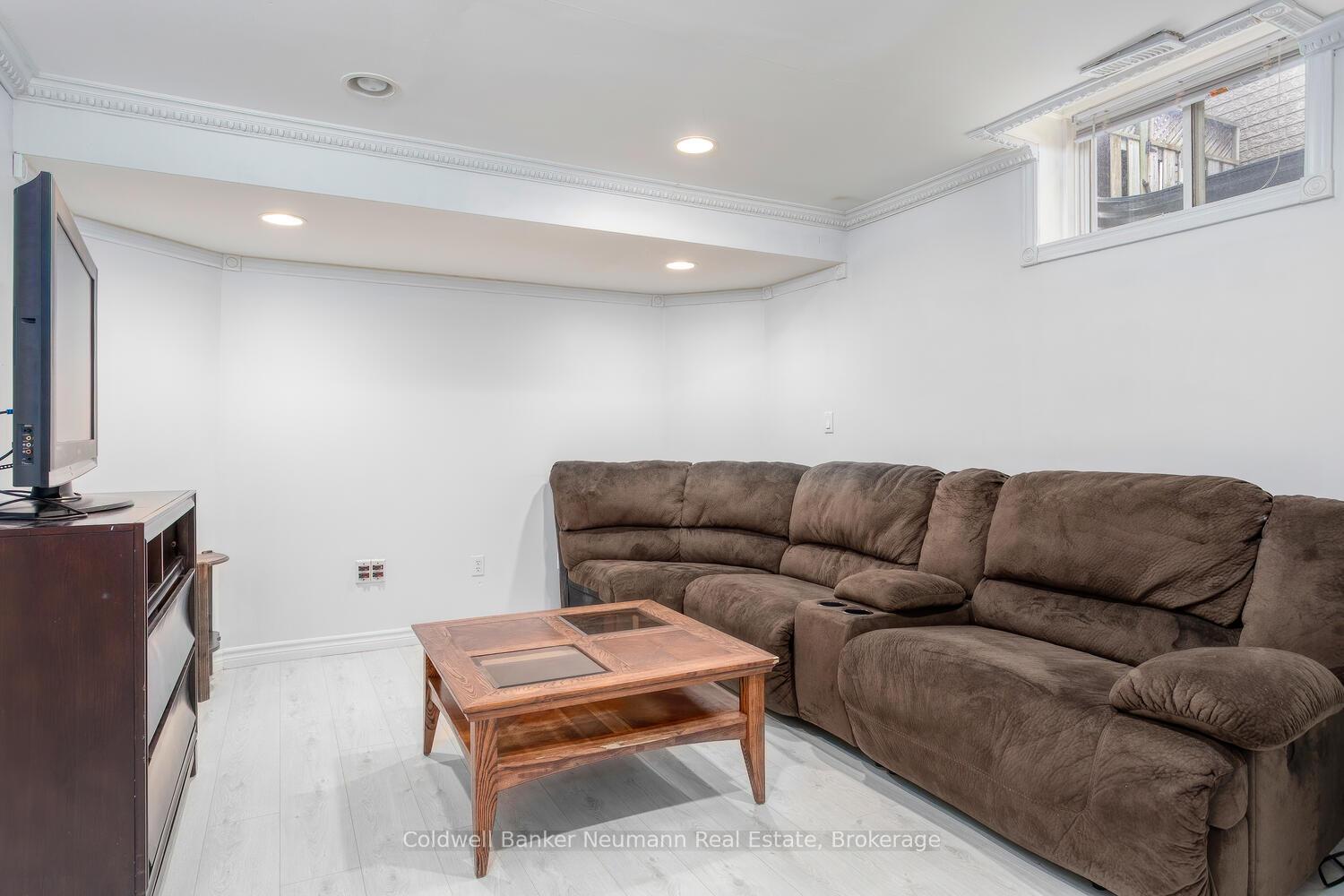 Photo 38 of 16 McGarr Drive, Guelph, Pineridge/Westminster Woods — HOMEH