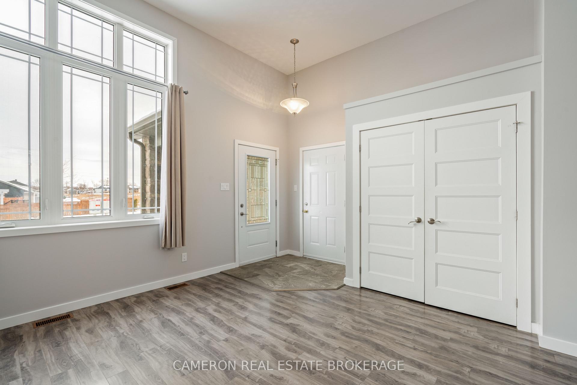 Photo 3 of 234 Glen Nora Drive, Cornwall — HOMEH