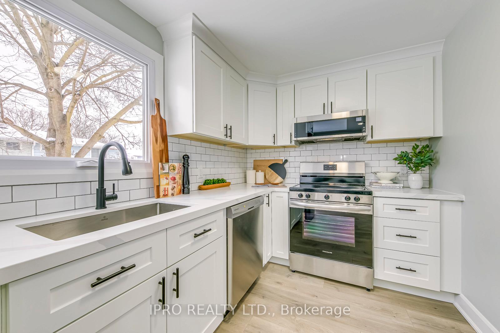 Photo 10 of 433 Preston Parkway, Cambridge — HOMEH