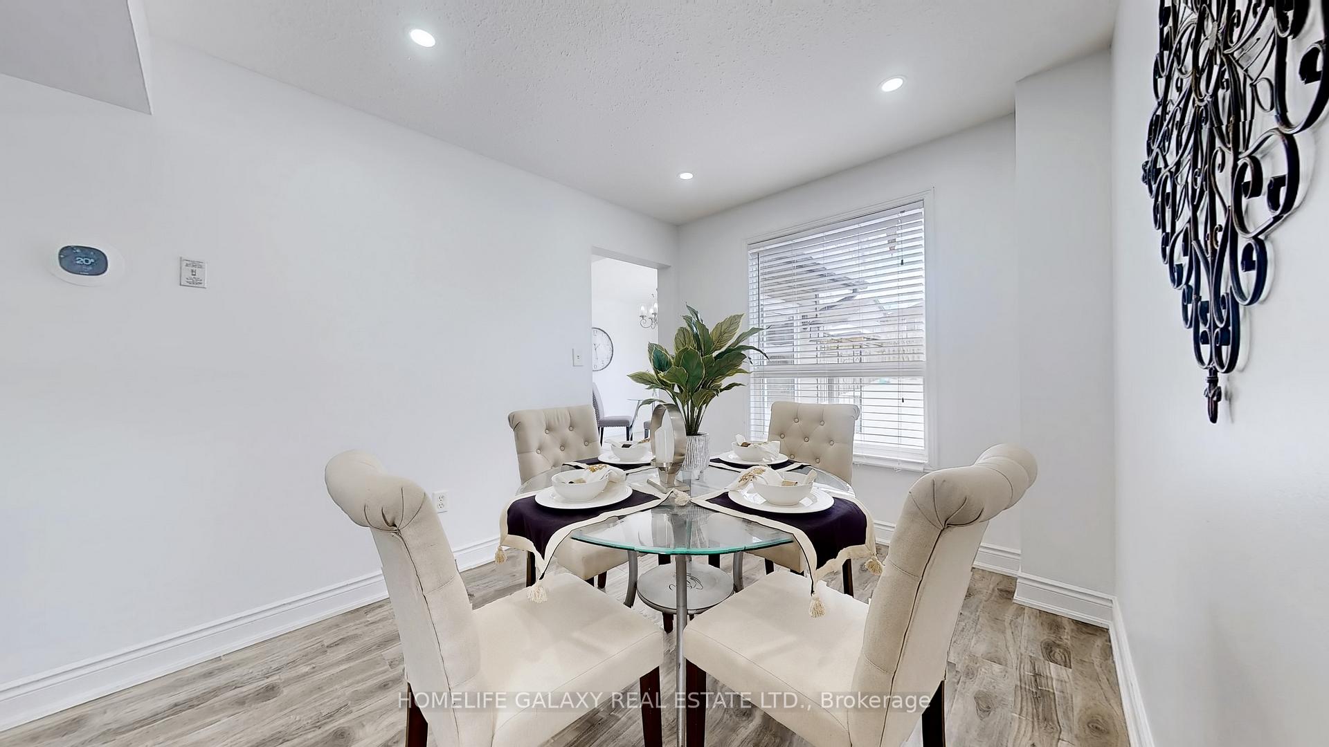 Photo 10 of 48 Wood Grove Crescent, Cambridge — HOMEH