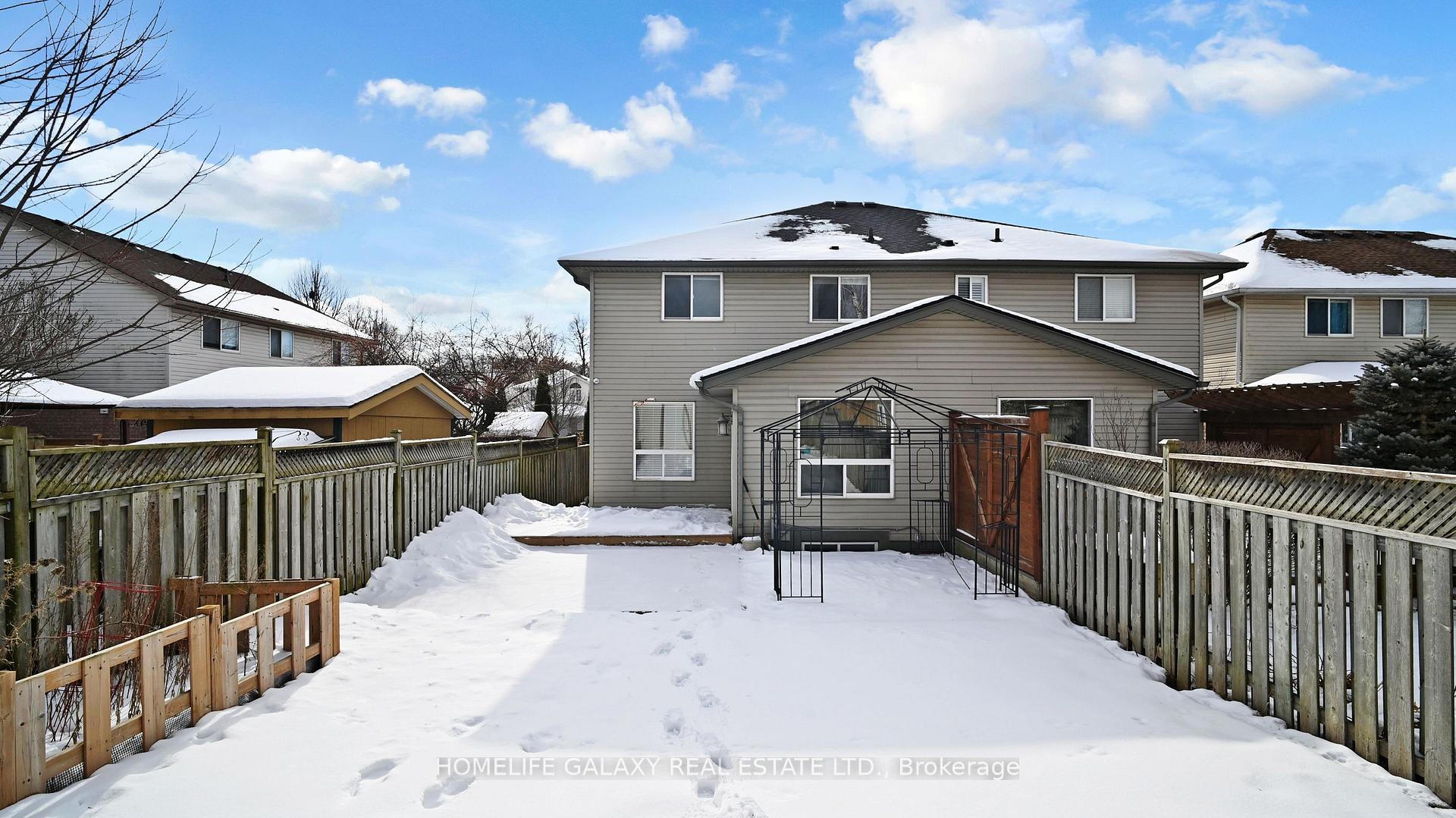 Photo 39 of 48 Wood Grove Crescent, Cambridge — HOMEH