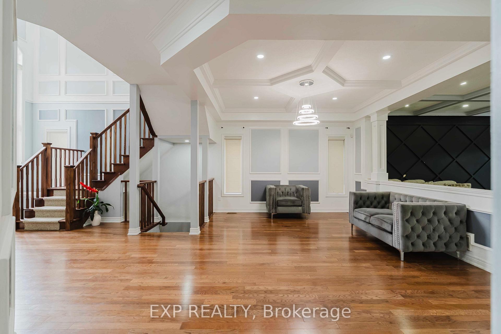 Photo 8 of 130 Kingsview Drive, Hamilton, Albion Falls — HOMEH