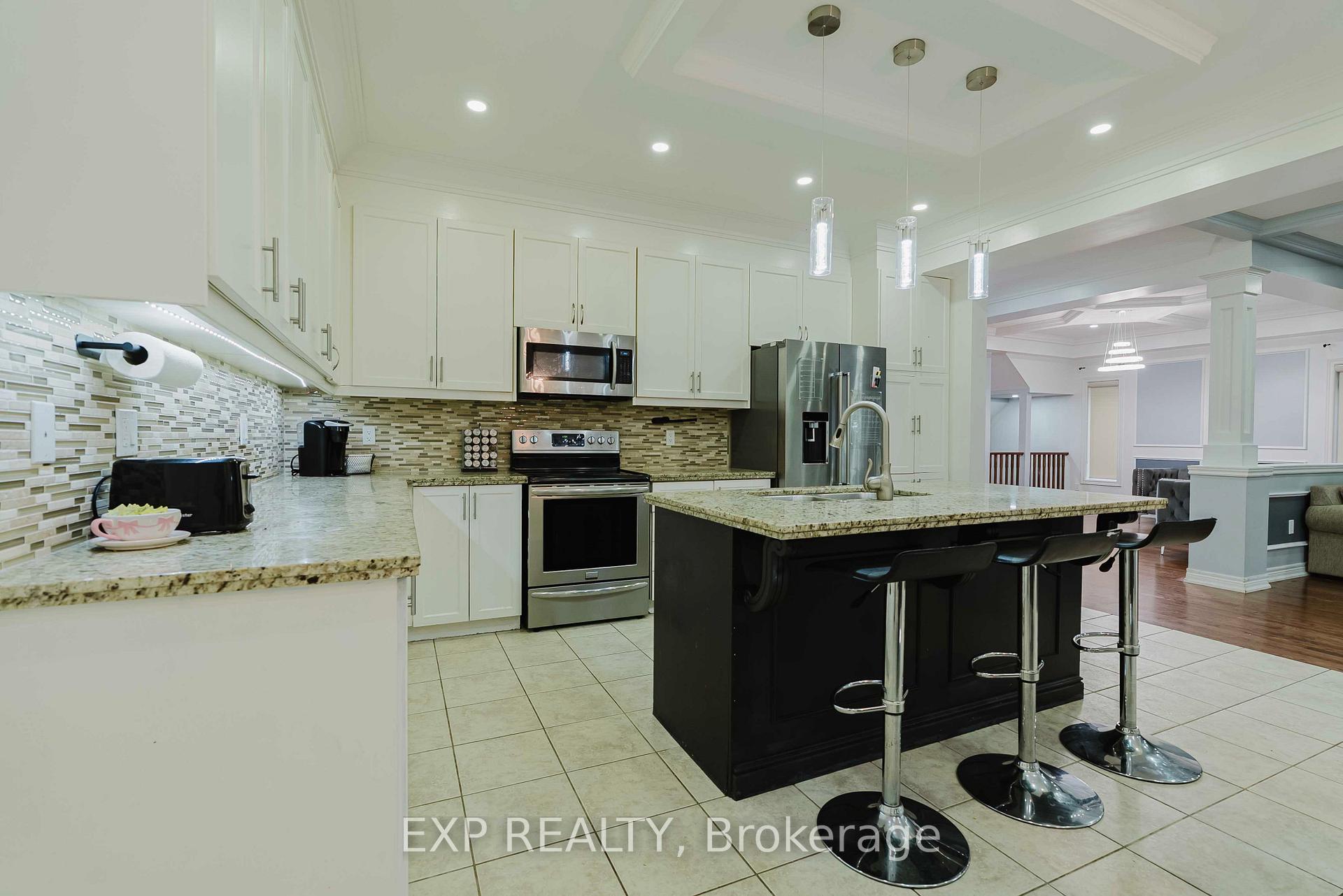 Photo 18 of 130 Kingsview Drive, Hamilton, Albion Falls — HOMEH