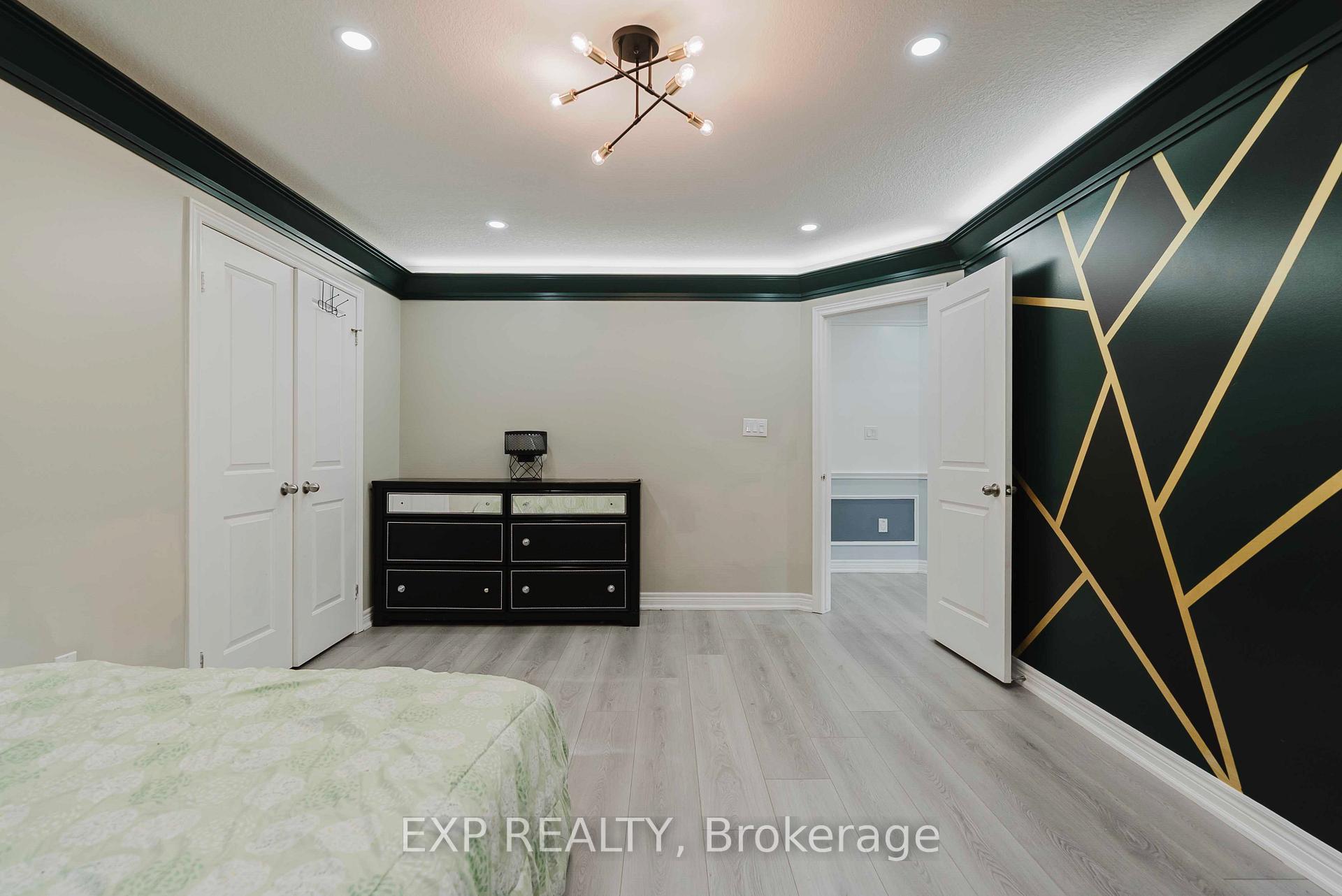 Photo 33 of 130 Kingsview Drive, Hamilton, Albion Falls — HOMEH