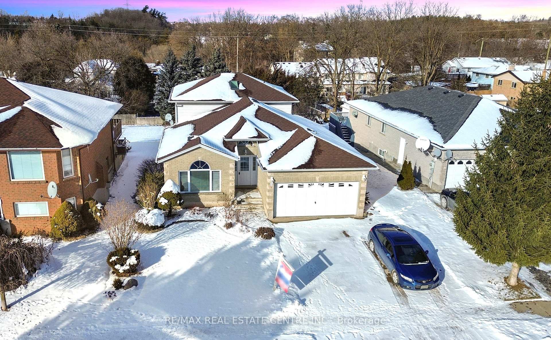 Photo 1 of 96 Bluerock Crescent, Cambridge — HOMEH