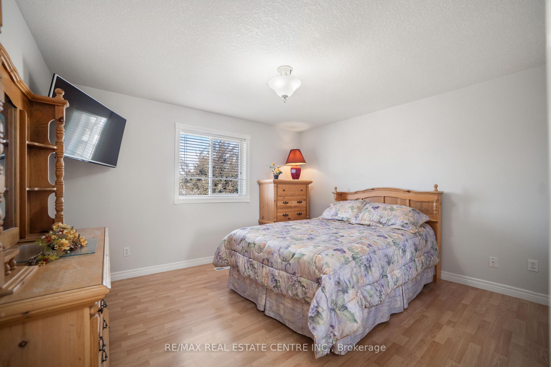Photo 20 of 96 Bluerock Crescent, Cambridge — HOMEH