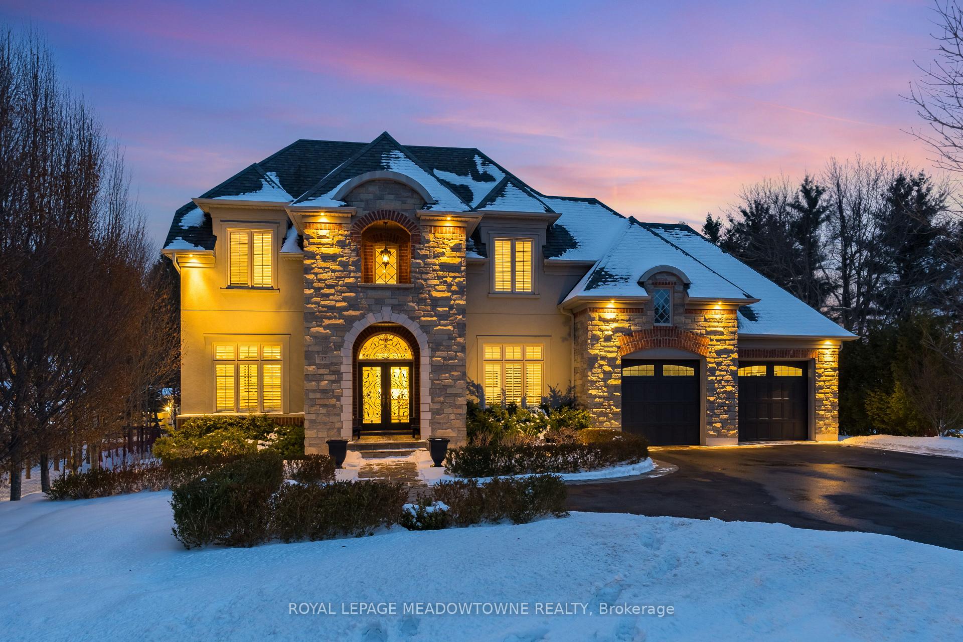 Photo 1 of 47 Barraclough Boulevard, Halton Hills, Glen Williams — HOMEH