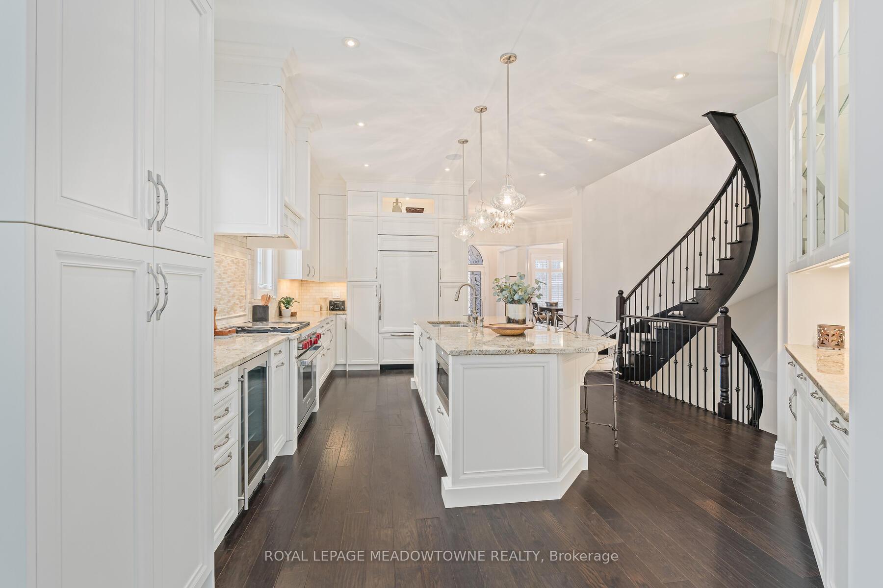 Photo 8 of 47 Barraclough Boulevard, Halton Hills, Glen Williams — HOMEH