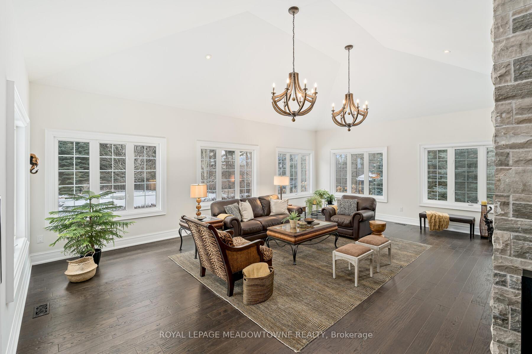 Photo 15 of 47 Barraclough Boulevard, Halton Hills, Glen Williams — HOMEH
