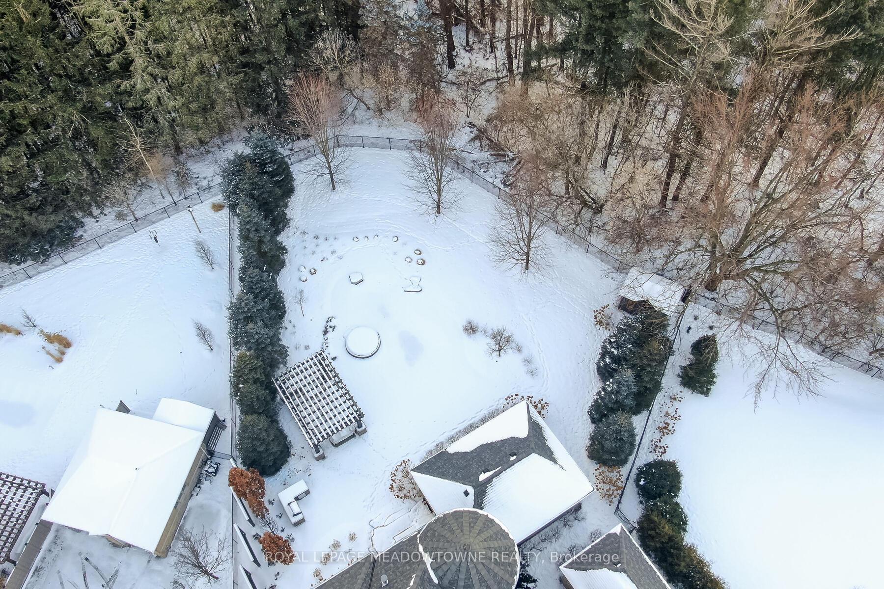 Photo 32 of 47 Barraclough Boulevard, Halton Hills, Glen Williams — HOMEH
