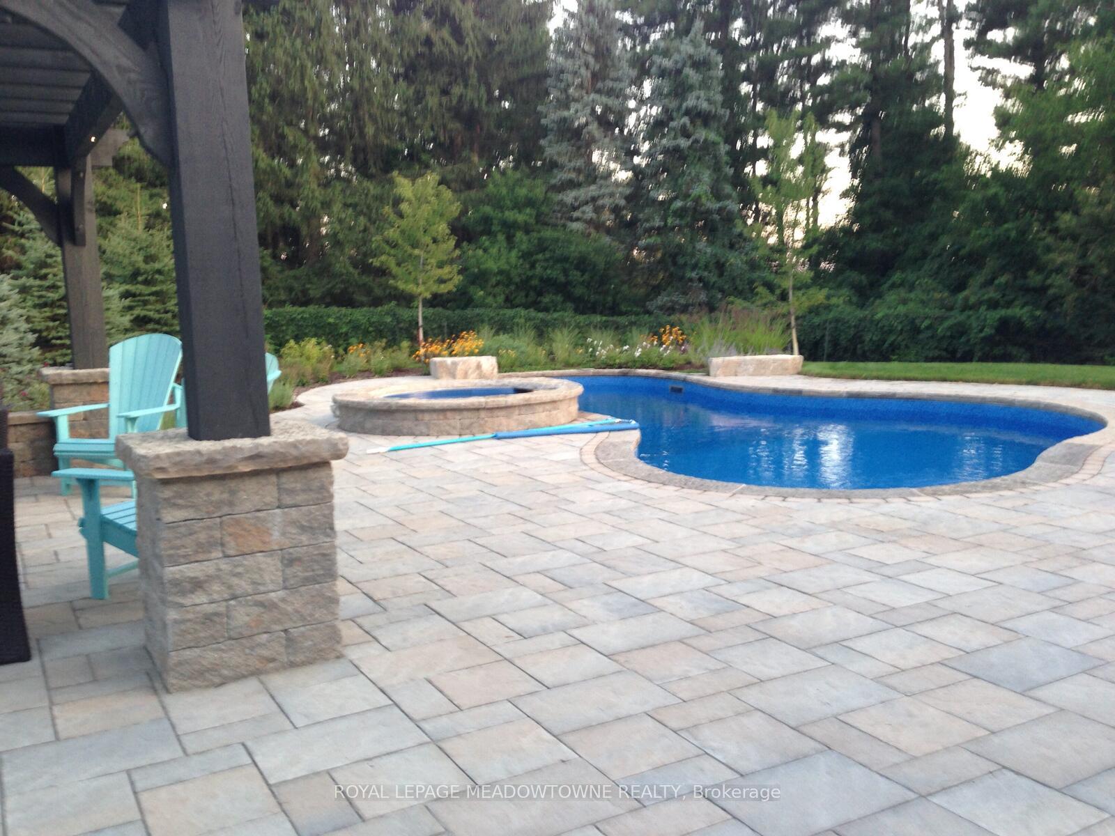 Photo 37 of 47 Barraclough Boulevard, Halton Hills, Glen Williams — HOMEH