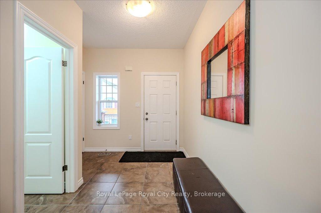Photo 5 of 59 Amsterdam Crescent, Guelph, Pineridge/Westminster Woods — HOMEH
