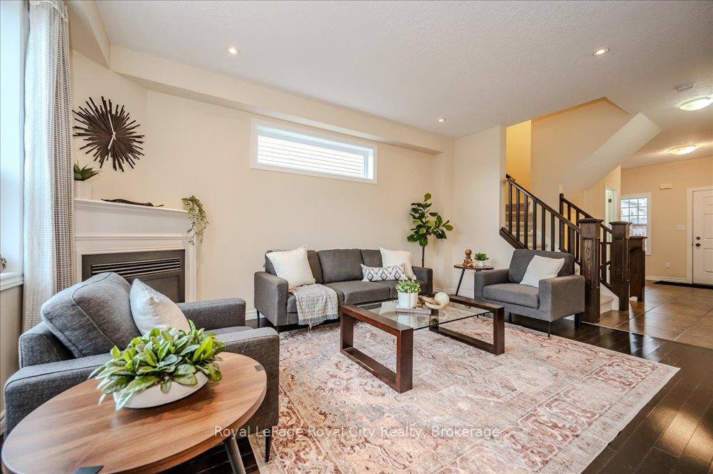 Photo 9 of 59 Amsterdam Crescent, Guelph, Pineridge/Westminster Woods — HOMEH