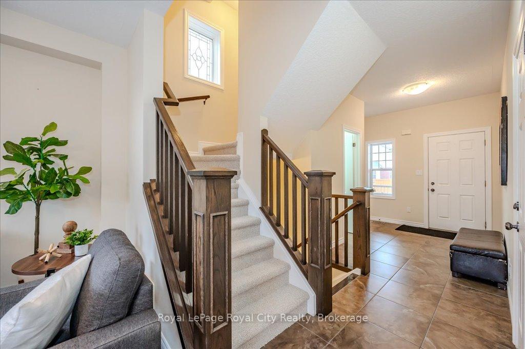 Photo 18 of 59 Amsterdam Crescent, Guelph, Pineridge/Westminster Woods — HOMEH