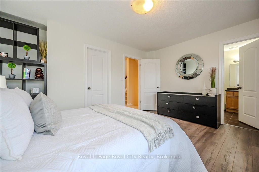 Photo 26 of 59 Amsterdam Crescent, Guelph, Pineridge/Westminster Woods — HOMEH