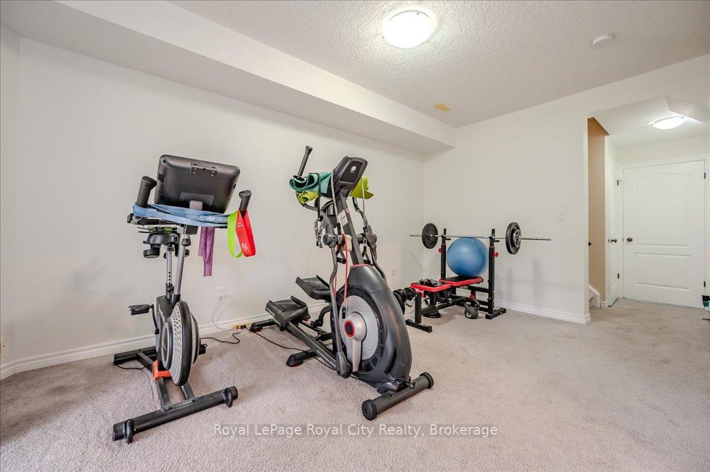 Photo 35 of 59 Amsterdam Crescent, Guelph, Pineridge/Westminster Woods — HOMEH
