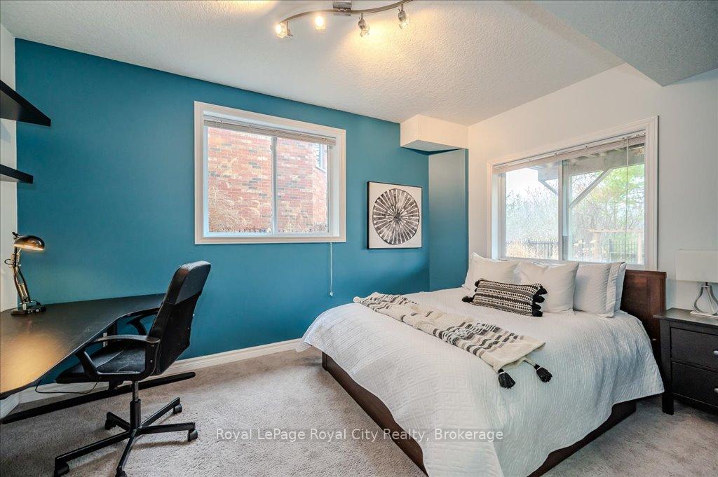 Photo 36 of 59 Amsterdam Crescent, Guelph, Pineridge/Westminster Woods — HOMEH
