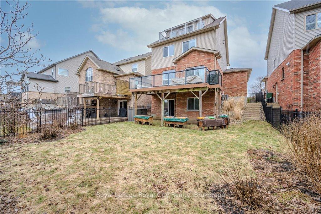 Photo 40 of 59 Amsterdam Crescent, Guelph, Pineridge/Westminster Woods — HOMEH