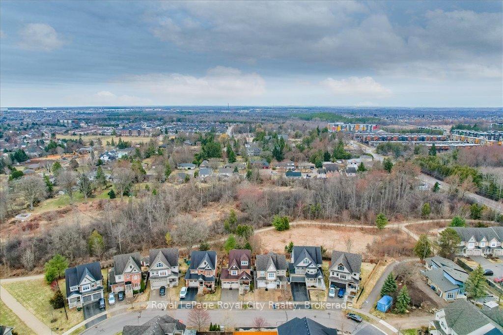 Photo 42 of 59 Amsterdam Crescent, Guelph, Pineridge/Westminster Woods — HOMEH