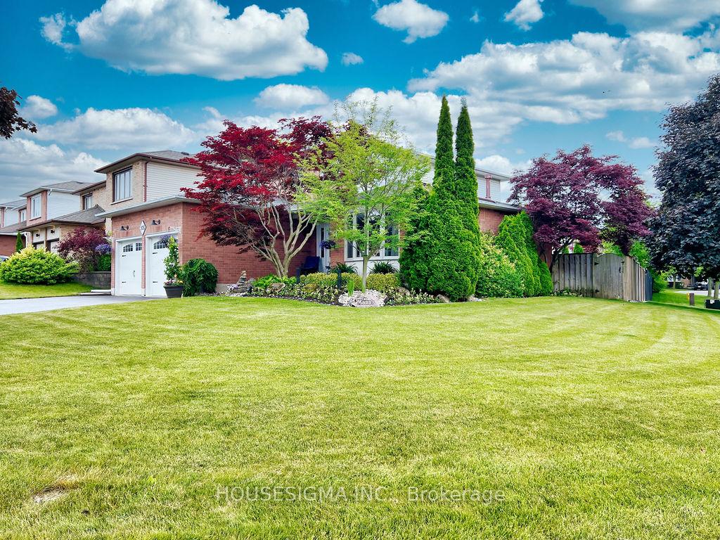 Photo 2 of 105 Devondale Street, Clarington, Courtice — HOMEH