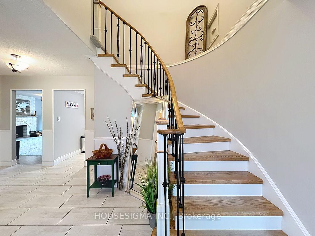 Photo 3 of 105 Devondale Street, Clarington, Courtice — HOMEH