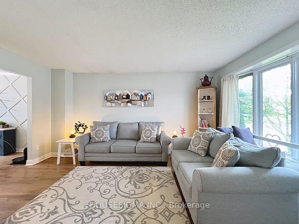 Photo 4 of 105 Devondale Street, Clarington, Courtice — HOMEH