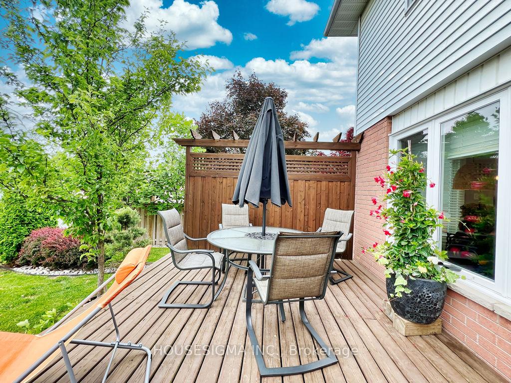 Photo 16 of 105 Devondale Street, Clarington, Courtice — HOMEH