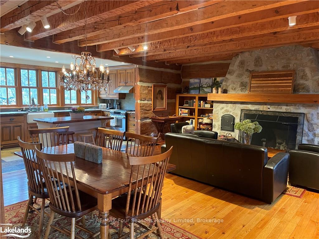 Photo 3 of 133 Kitzbuhl Crescent, Blue Mountains — HOMEH