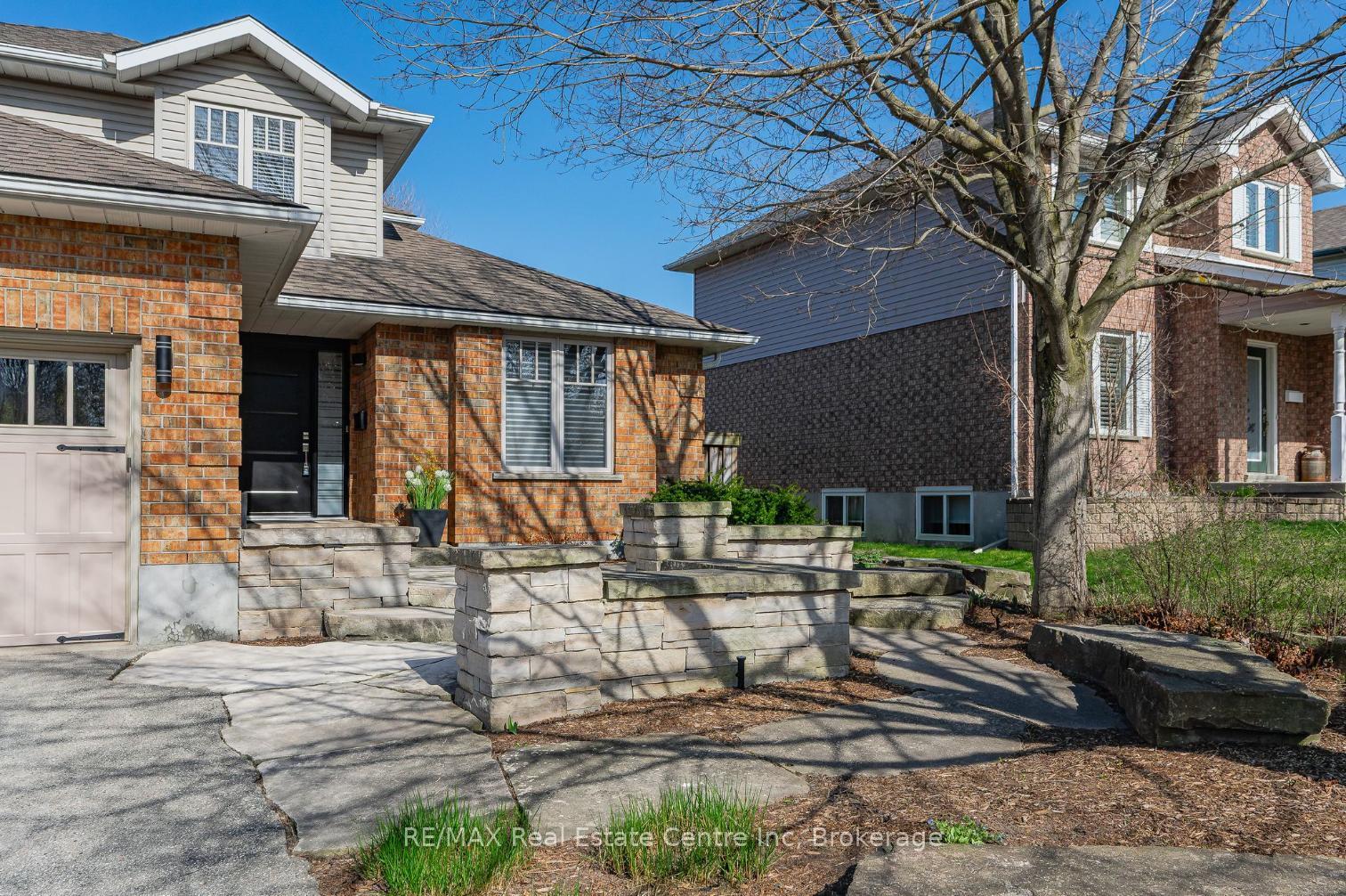 Photo 2 of 71 Ptarmigan Drive, Guelph, Kortright Hills — HOMEH