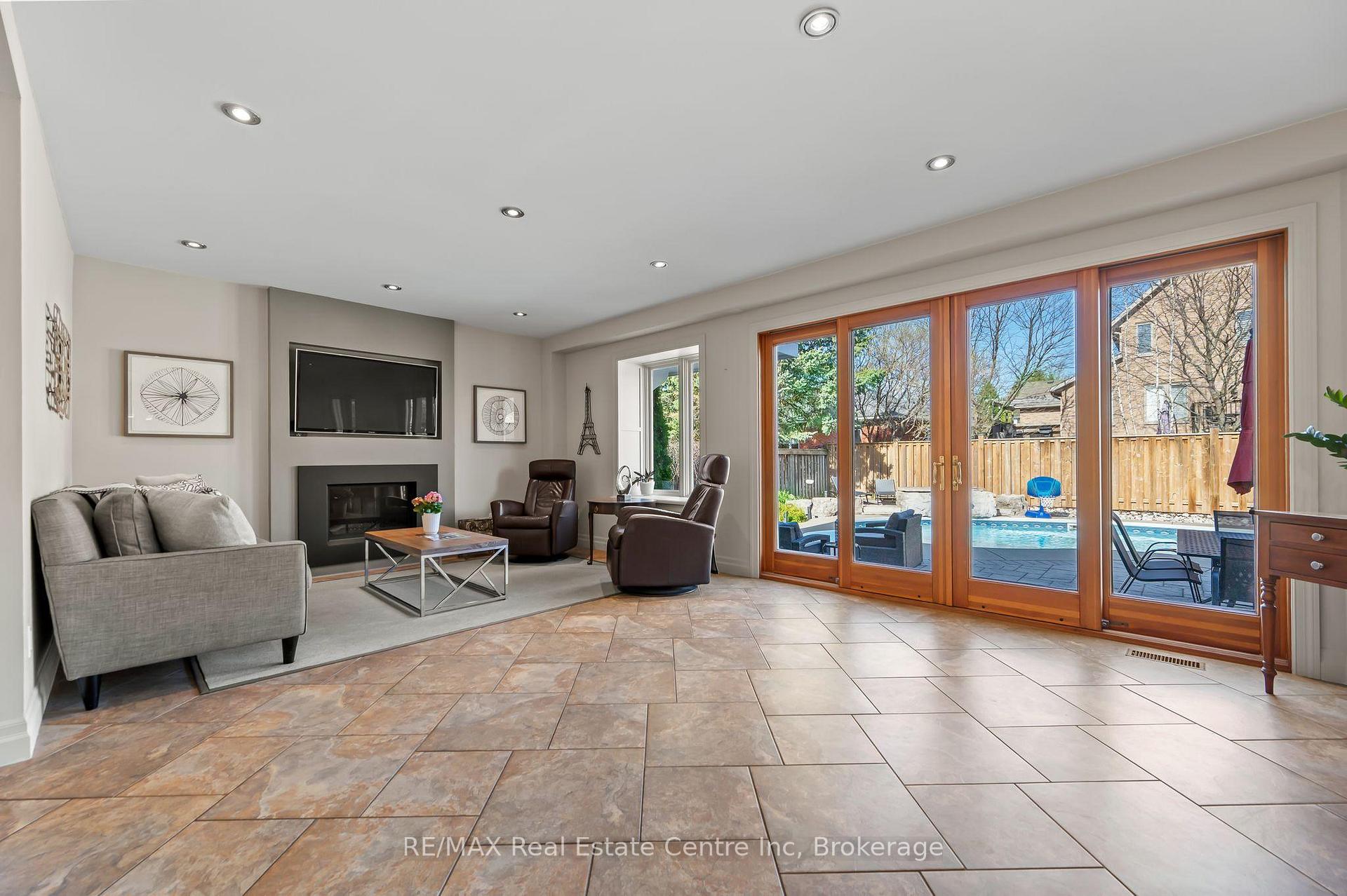 Photo 7 of 71 Ptarmigan Drive, Guelph, Kortright Hills — HOMEH