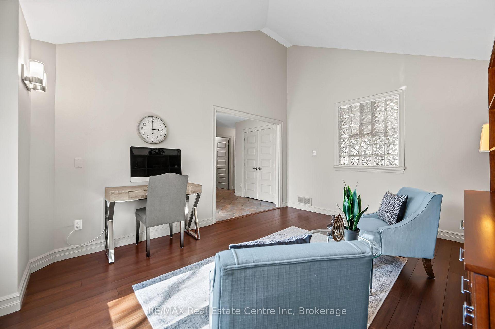 Photo 19 of 71 Ptarmigan Drive, Guelph, Kortright Hills — HOMEH