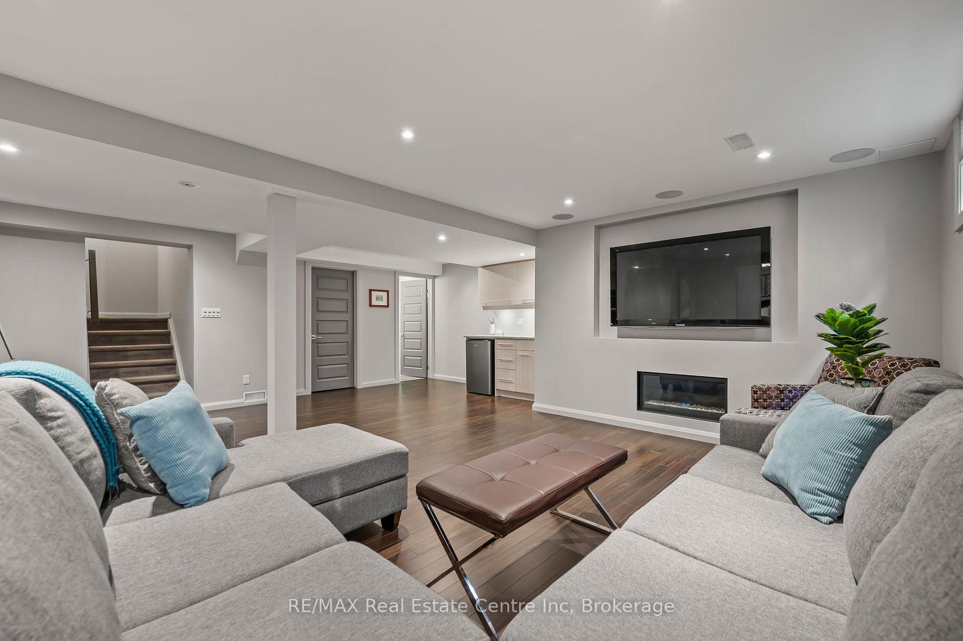 Photo 28 of 71 Ptarmigan Drive, Guelph, Kortright Hills — HOMEH