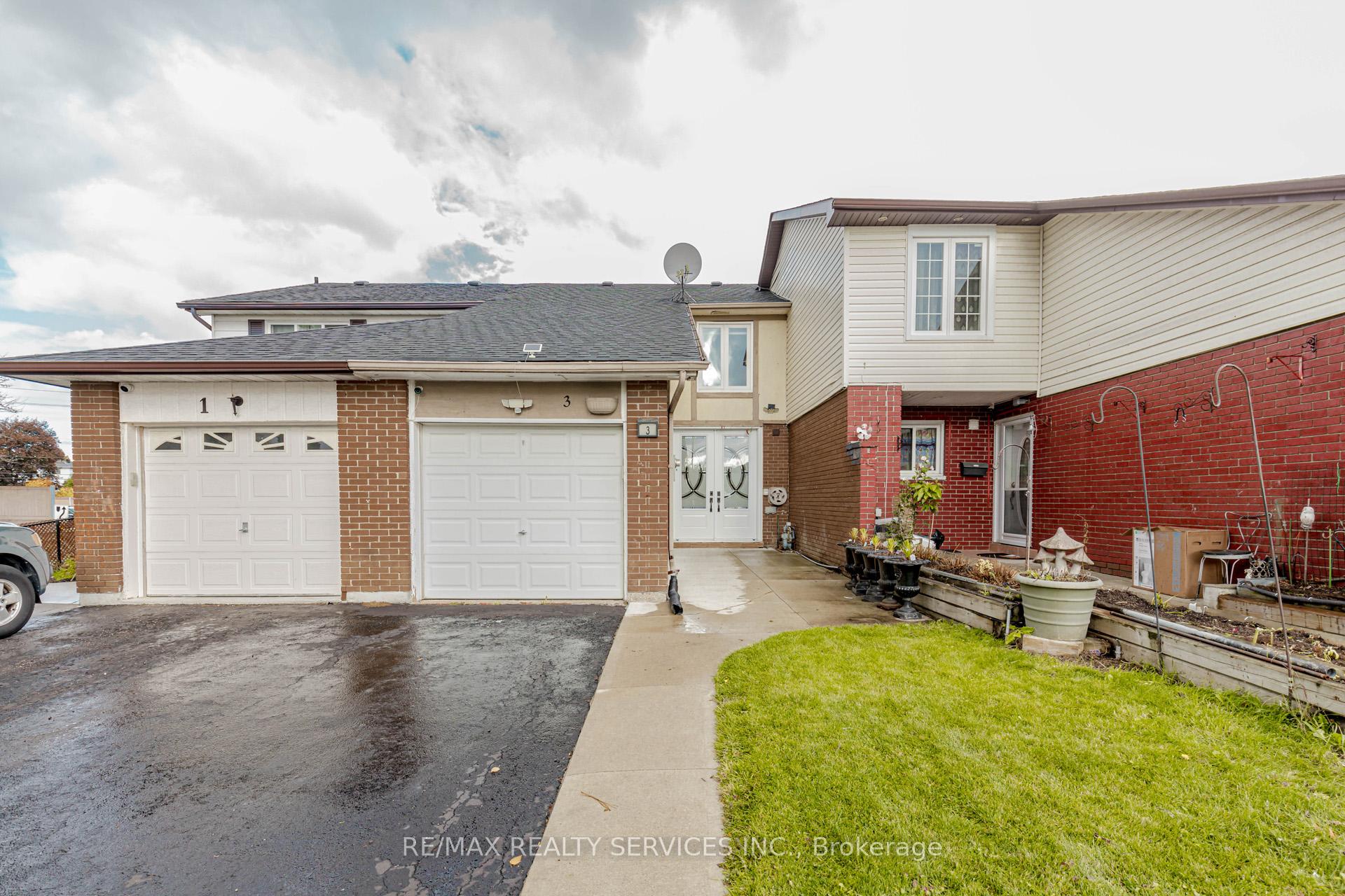 Photo 1 of 3 Kingswood Drive, Brampton, Brampton North — HOMEH