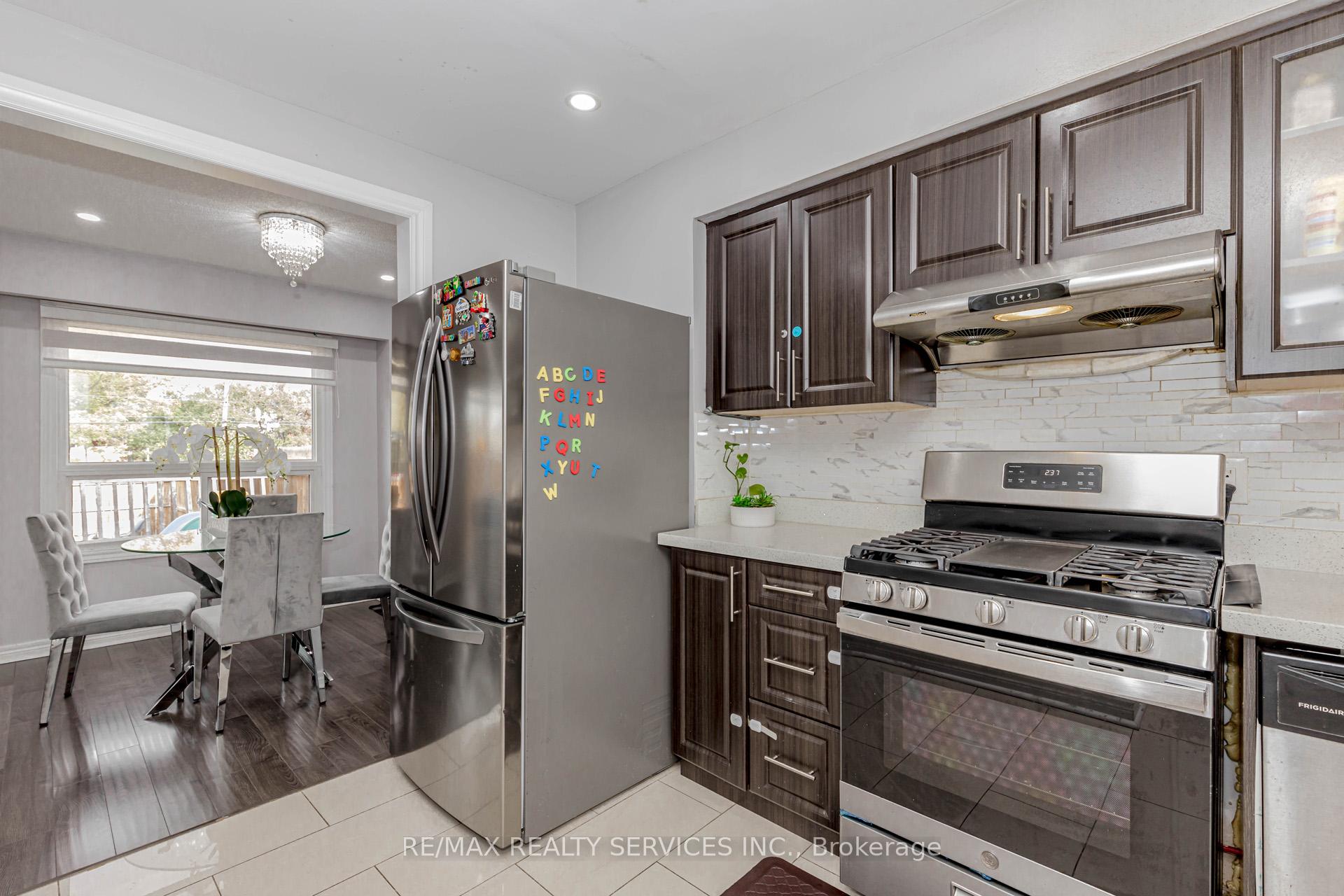 Photo 17 of 3 Kingswood Drive, Brampton, Brampton North — HOMEH