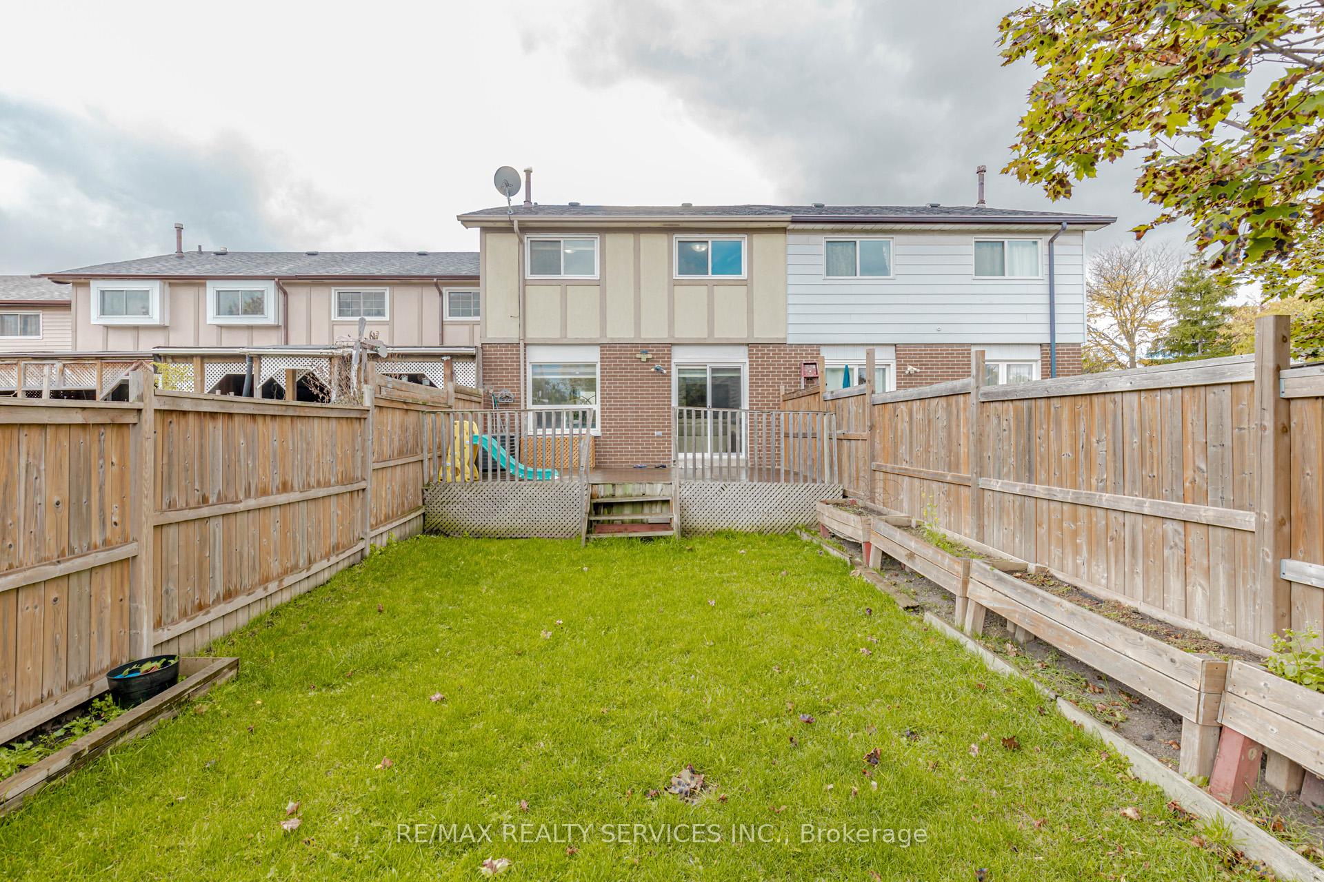 Photo 39 of 3 Kingswood Drive, Brampton, Brampton North — HOMEH