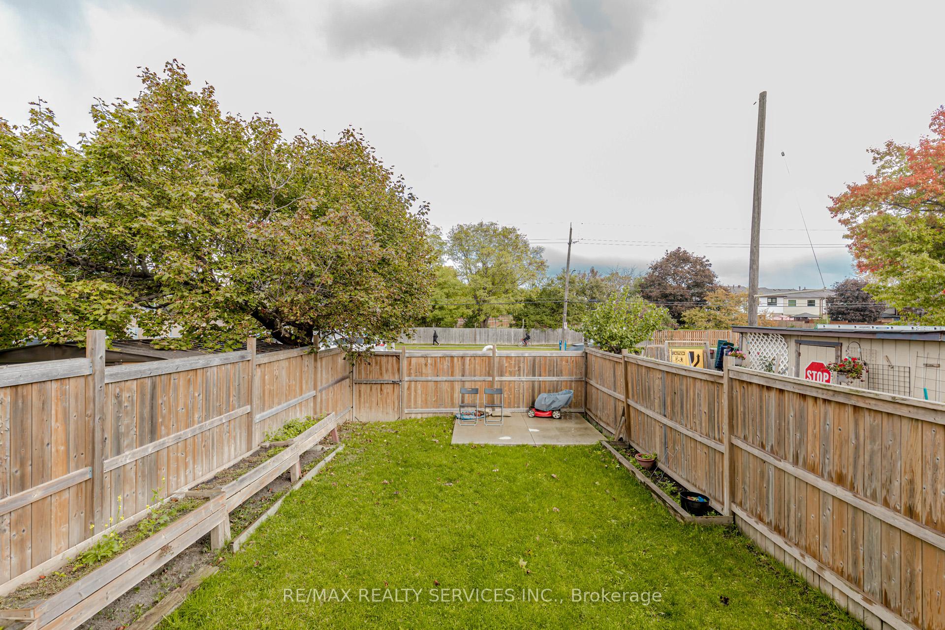 Photo 42 of 3 Kingswood Drive, Brampton, Brampton North — HOMEH