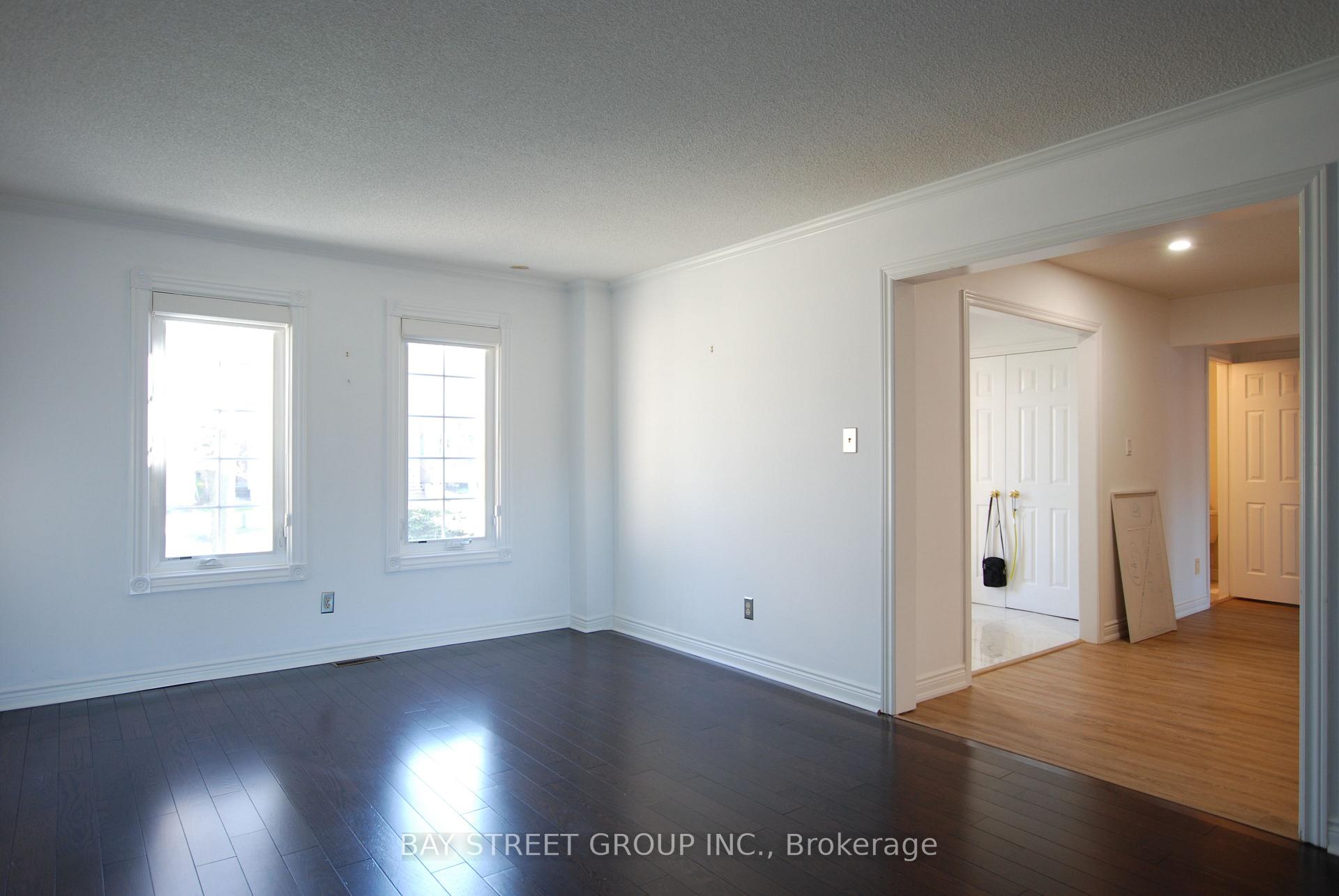 Photo 15 of 188 Timpson Drive, Aurora, Aurora Heights — HOMEH